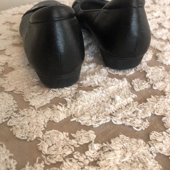 Clark’s Candra Glare Black Flats sz 7 1/2 - Picture 4 of 8